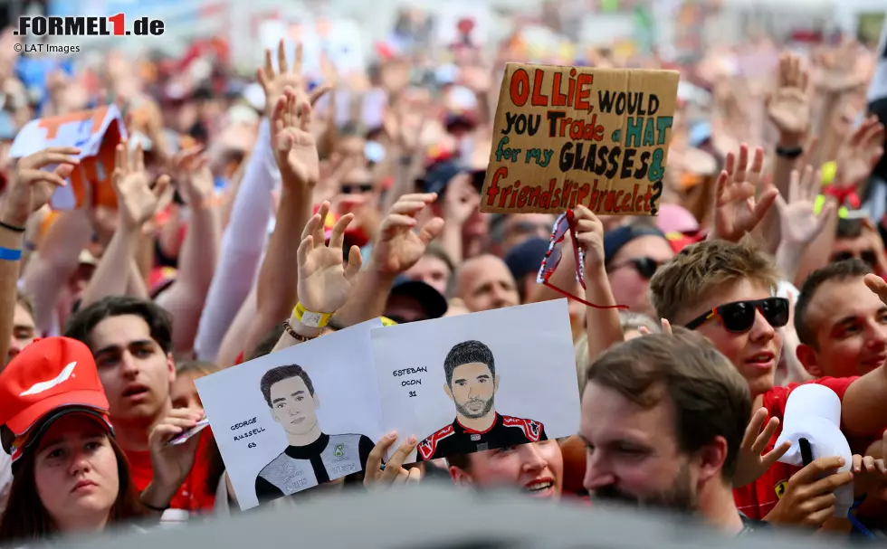 Foto zur News: George Russell (Mercedes), Esteban Ocon (Haas) und Oliver Bearman (Haas)