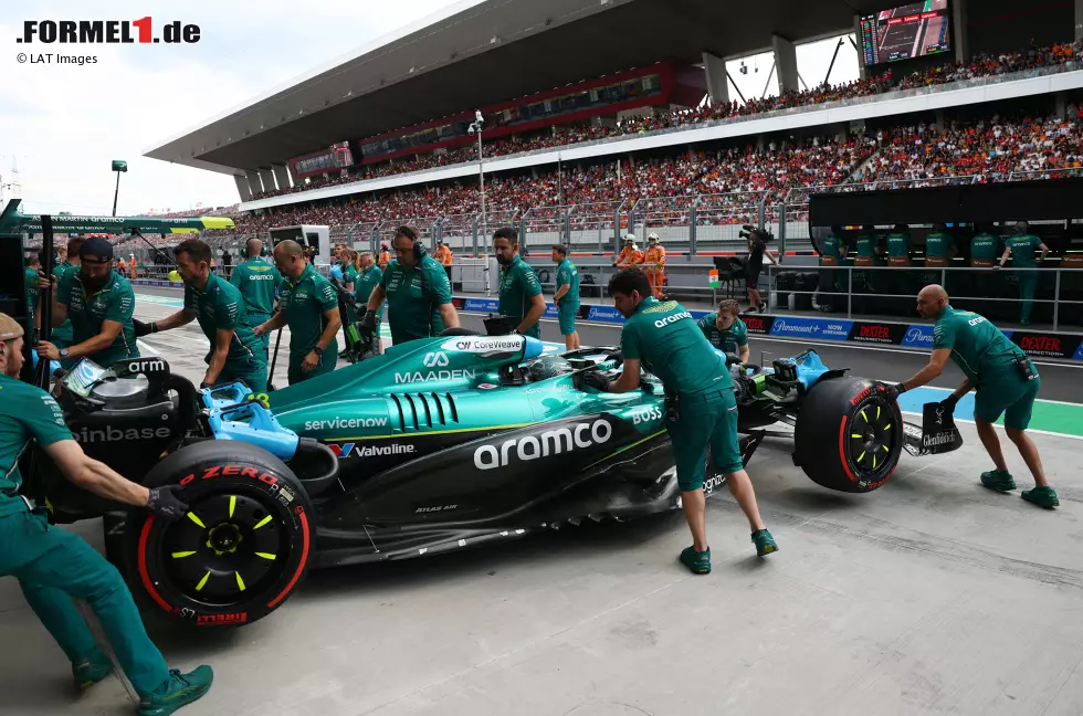 Foto zur News: Lance Stroll (Aston Martin)