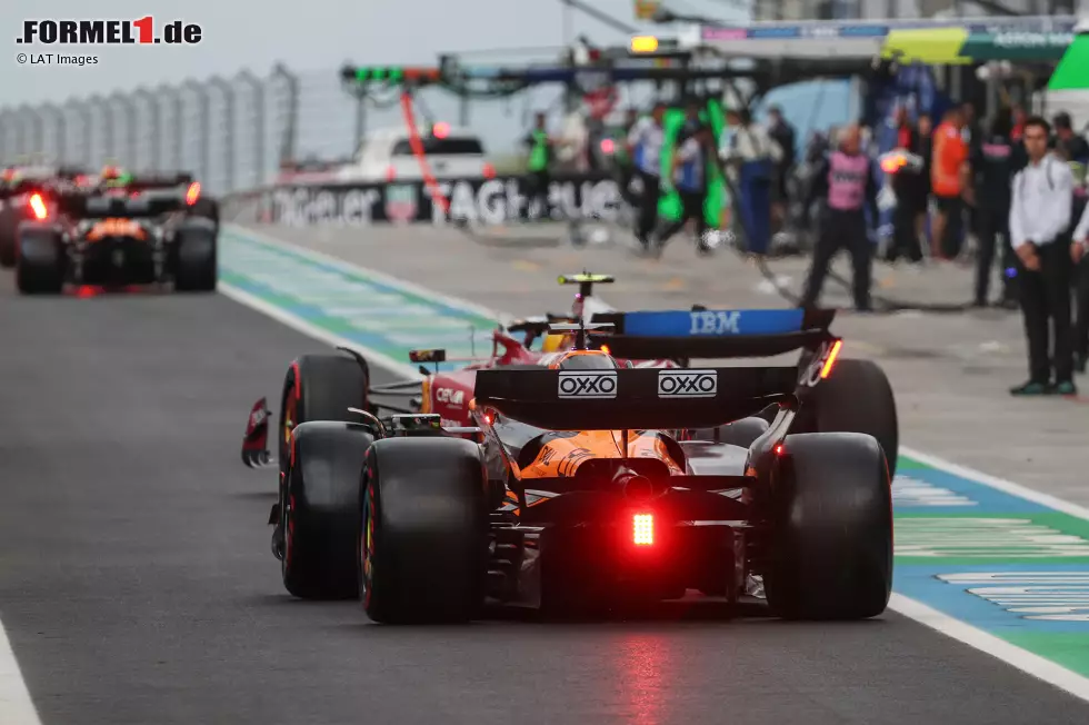 Foto zur News: Lewis Hamilton (Ferrari) und Oscar Piastri (McLaren)