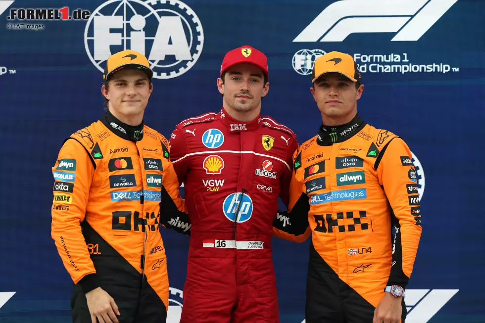 Foto zur News: Charles Leclerc (Ferrari), Oscar Piastri (McLaren) und Lando Norris (McLaren)