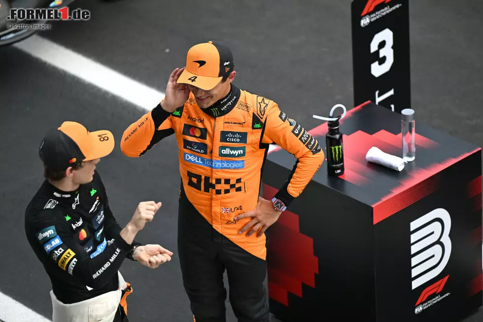 Foto zur News: Oscar Piastri (McLaren) und Lando Norris (McLaren)