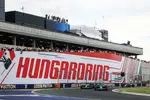 Foto zur News: Fernando Alonso (Aston Martin), Gabriel Bortoleto (Sauber) und Max Verstappen (Red Bull)