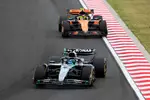 Foto zur News: George Russell (Mercedes) und Lando Norris (McLaren)