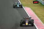 Foto zur News: Max Verstappen (Red Bull) und Lance Stroll (Aston Martin)