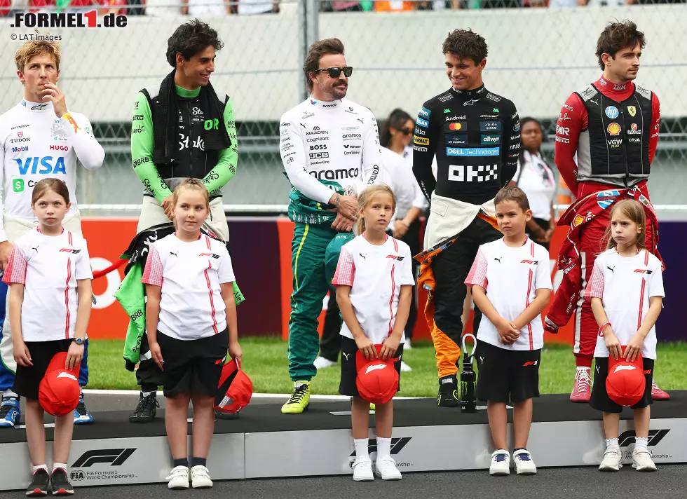 Liam Lawson (Racing Bulls), Gabriel Bortoleto (Sauber), Fernando Alonso (Aston Martin), Lando Norris (McLaren) und Charles Leclerc (Ferrari) Foto zur News: Liam Lawson (Racing Bulls), Gabriel Bortoleto (Sauber), Fernando Alonso (Aston Martin), Lando Norris (McLaren) und Charles Leclerc (Ferrari)