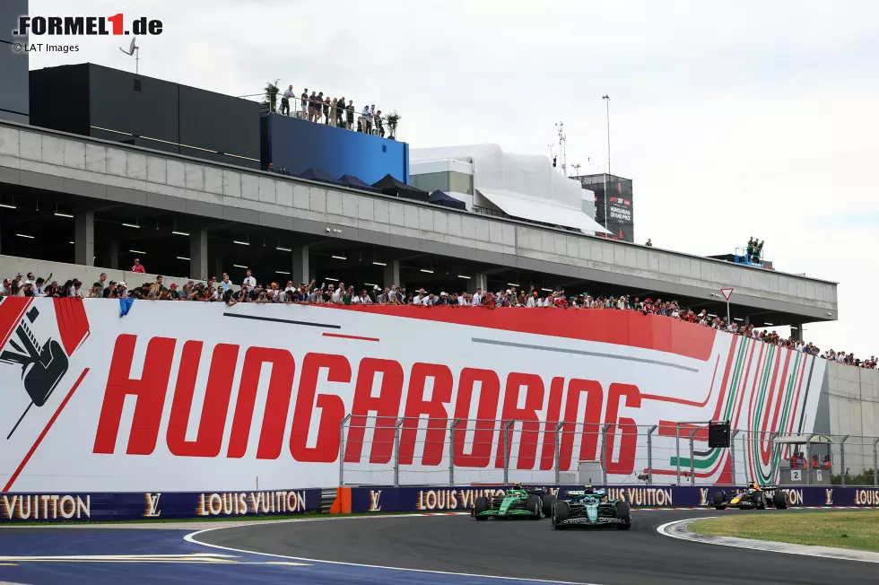 Foto zur News: Fernando Alonso (Aston Martin), Gabriel Bortoleto (Sauber) und Max Verstappen (Red Bull)