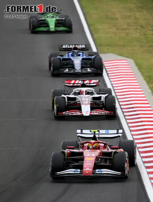 Foto zur News: Alexander Albon (Williams), Lewis Hamilton (Ferrari) und Esteban Ocon (Haas)