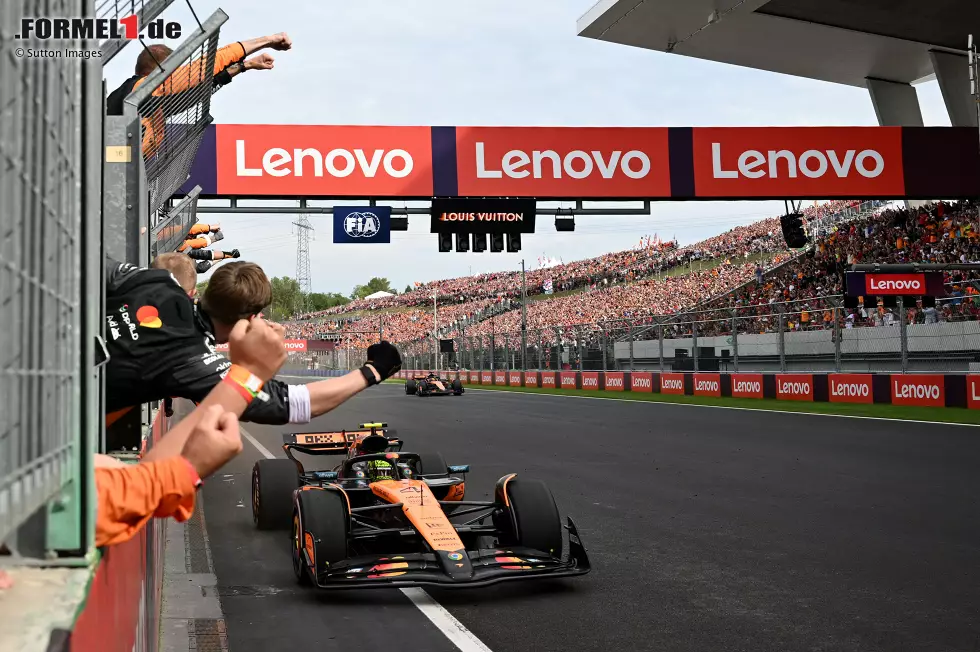 Foto zur News: Lando Norris (McLaren) und Oscar Piastri (McLaren)