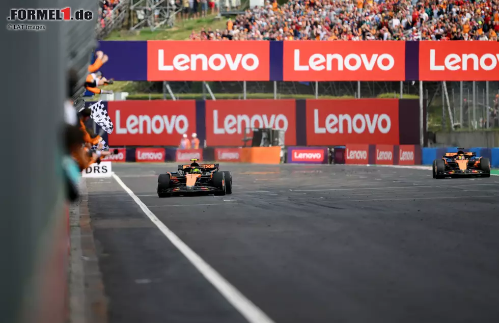 Foto zur News: Lando Norris (McLaren) und Oscar Piastri (McLaren)
