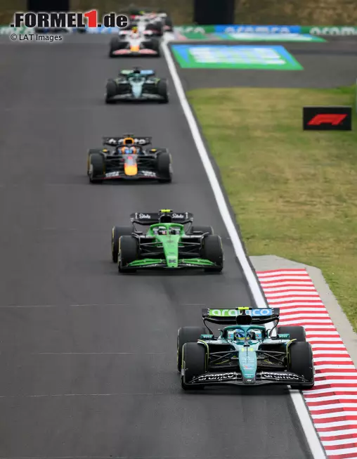 Foto zur News: Fernando Alonso (Aston Martin), Gabriel Bortoleto (Sauber) und Max Verstappen (Red Bull)