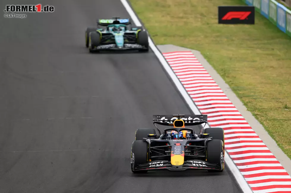 Foto zur News: Max Verstappen (Red Bull) und Lance Stroll (Aston Martin)