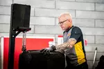 Foto zur News: Pirelli-Mitarbeiter