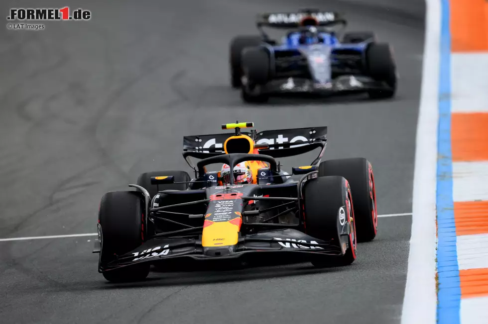Foto zur News: Alexander Albon (Williams) und Yuki Tsunoda (Red Bull)