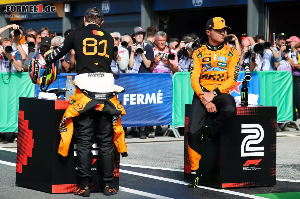 Foto zur News: Oscar Piastri (McLaren) und Lando Norris (McLaren)