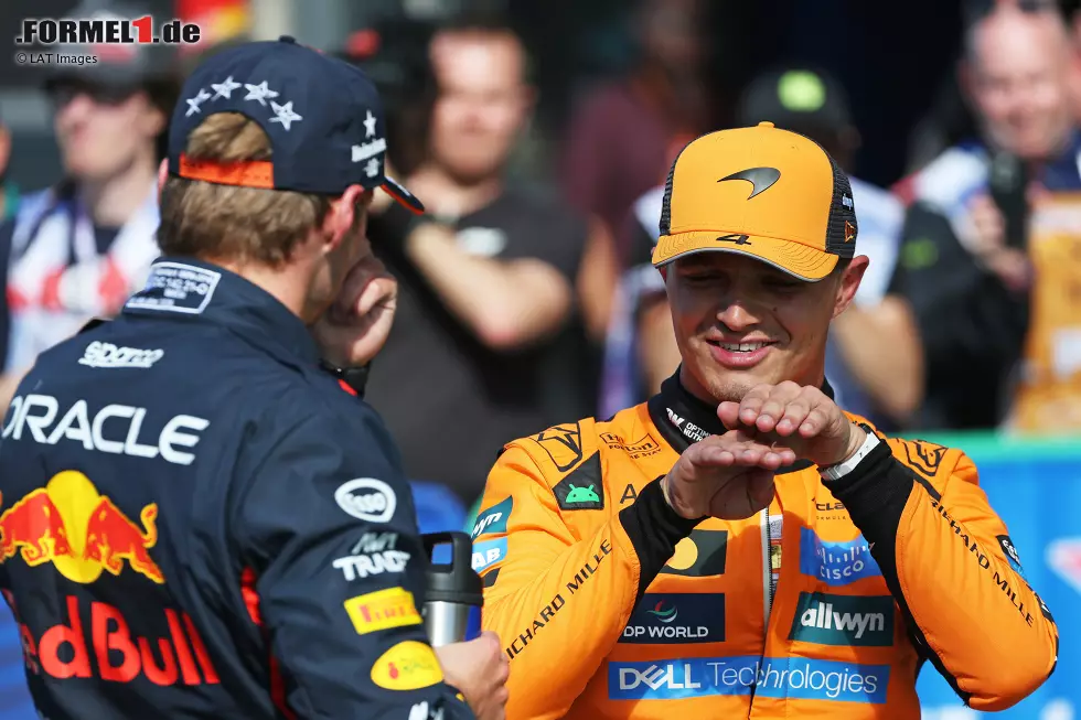 Foto zur News: Max Verstappen (Red Bull) und Lando Norris (McLaren)