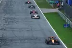 Foto zur News: Lando Norris (McLaren) und Mark Thompson