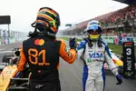 Foto zur News: Oscar Piastri (McLaren) und Isack Hadjar (Racing Bulls)