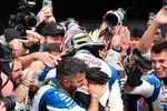 Foto zur News: Isack Hadjar (Racing Bulls) und Mark Thompson