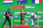 Foto zur News: Oscar Piastri (McLaren), Max Verstappen (Red Bull) und Isack Hadjar (Racing Bulls)