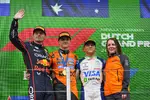 Foto zur News: Max Verstappen (Red Bull), Oscar Piastri (McLaren) und Isack Hadjar (Racing Bulls)