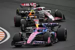 Foto zur News: Pierre Gasly (Alpine), Yuki Tsunoda (Red Bull) und Esteban Ocon (Haas)