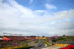 Foto zur News: Fernando Alonso (Aston Martin), Pierre Gasly (Alpine) und Franco Colapinto (Alpine)