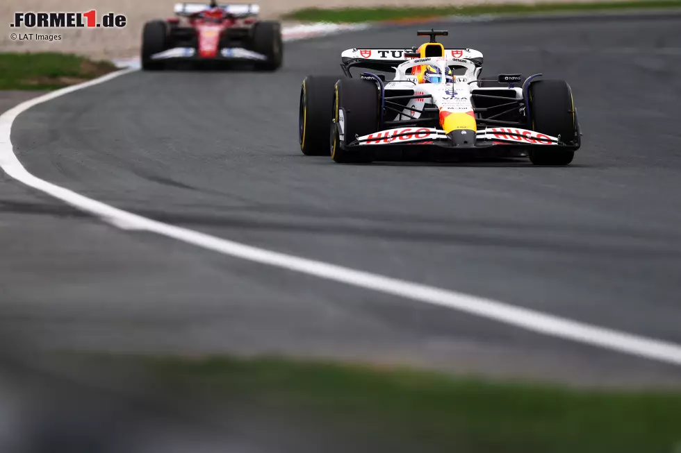 Foto zur News: Isack Hadjar (Racing Bulls) und Charles Leclerc (Ferrari)