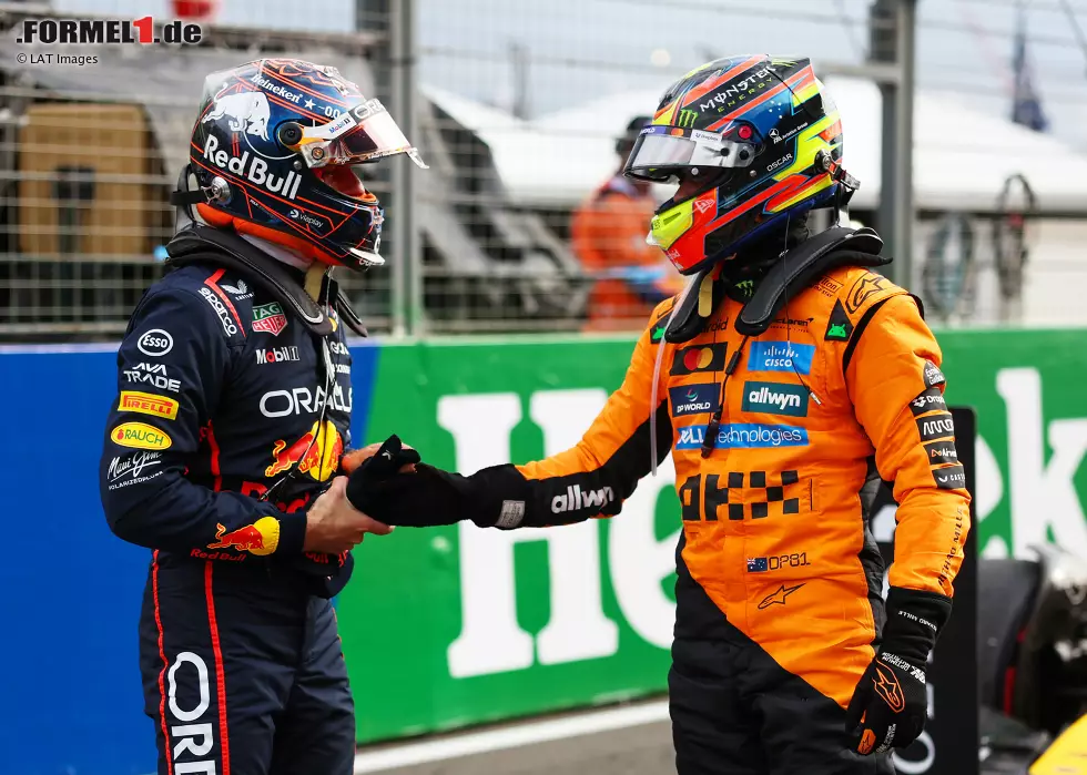 Foto zur News: Oscar Piastri (McLaren) und Max Verstappen (Red Bull)