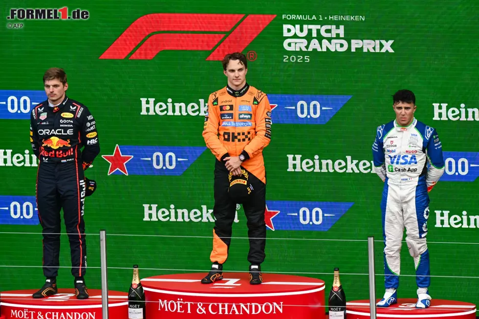 Foto zur News: Max Verstappen (Red Bull), Oscar Piastri (McLaren) und Isack Hadjar (Racing Bulls)