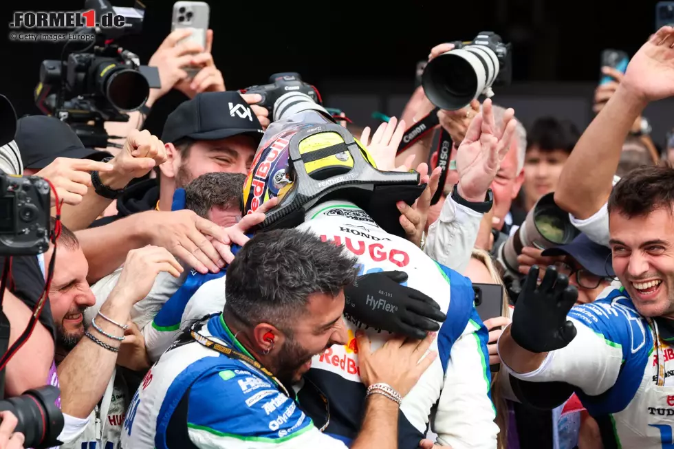 Foto zur News: Isack Hadjar (Racing Bulls) und Mark Thompson