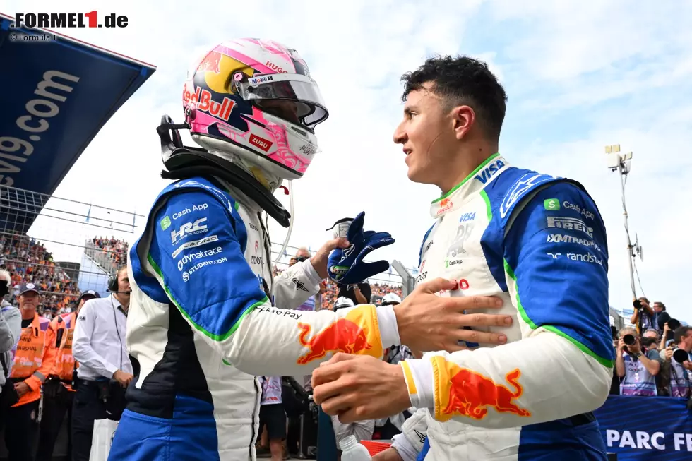Foto zur News: Liam Lawson (Racing Bulls) und Isack Hadjar (Racing Bulls)