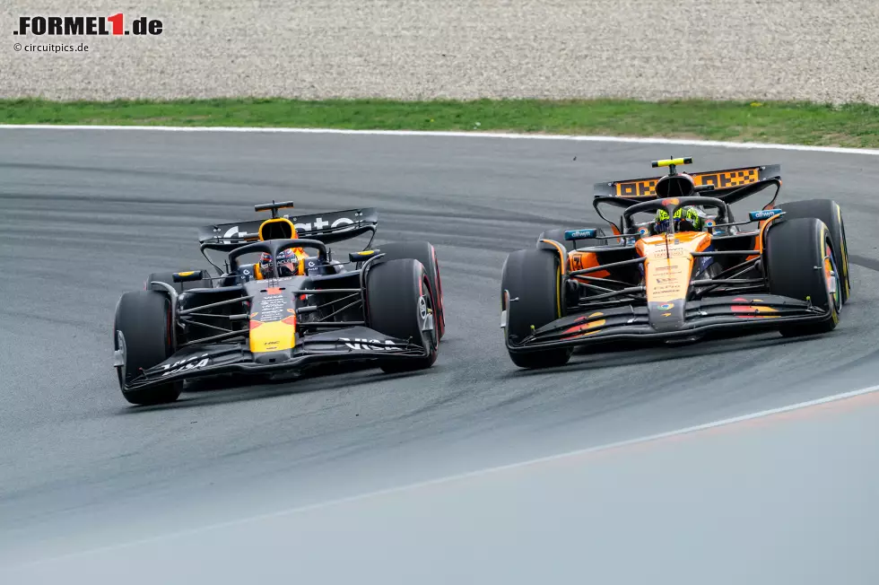 Foto zur News: Max Verstappen (Red Bull) und Lando Norris (McLaren)