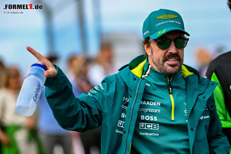 Foto zur News: Fernando Alonso (Aston Martin)