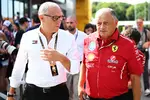Foto zur News: Stefano Domenicali und Fred Vasseur