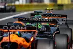 Foto zur News: Lando Norris (McLaren) und Oscar Piastri (McLaren)