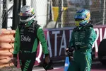 Foto zur News: Gabriel Bortoleto (Sauber) und Fernando Alonso (Aston Martin)