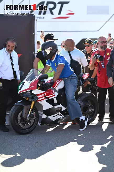 Foto zur News: Lewis Hamilton (Ferrari)