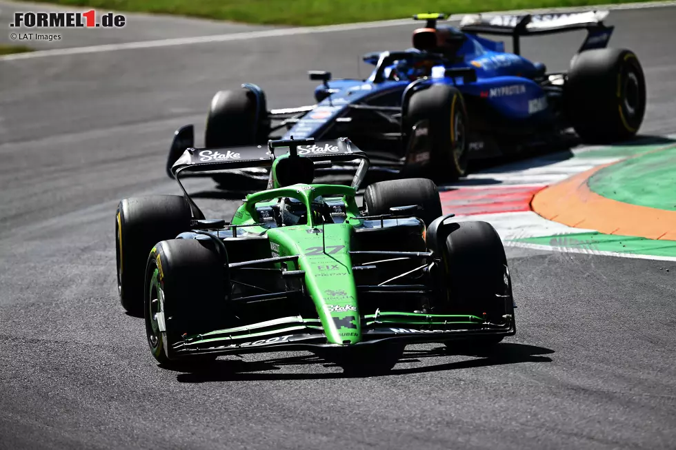 Foto zur News: Nico Hülkenberg (Sauber) und Carlos Sainz (Williams)