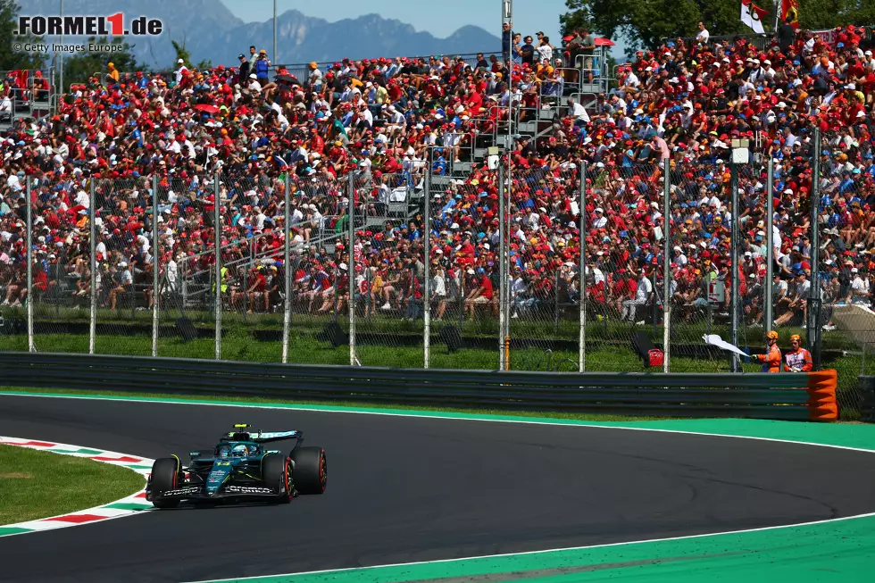 Foto zur News: Fernando Alonso (Aston Martin)