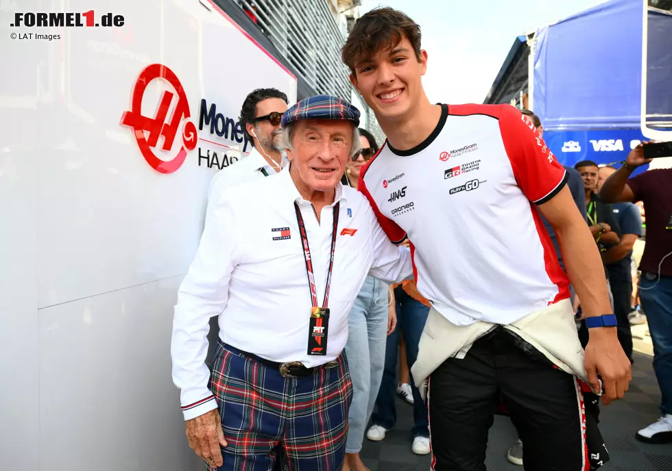 Foto zur News: Jackie Stewart und Oliver Bearman (Haas)