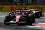 Foto zur News: Charles Leclerc (Ferrari) und Oscar Piastri (McLaren)