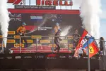 Foto zur News: Max Verstappen (Red Bull), Lando Norris (McLaren) und Oscar Piastri (McLaren)