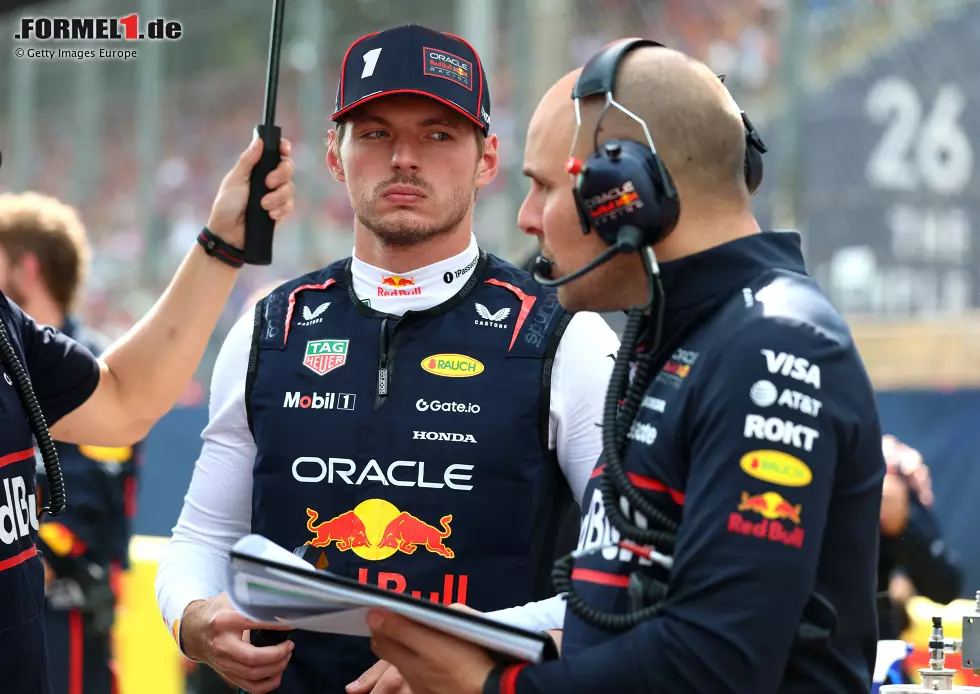 Foto zur News: Max Verstappen (Red Bull) und Mark Thompson