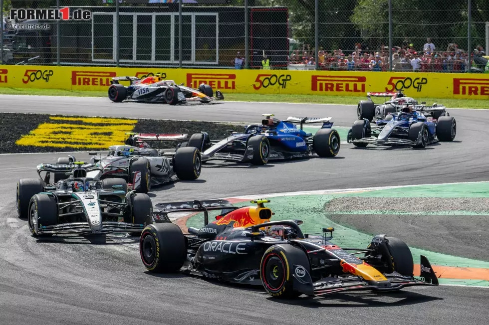 Foto zur News: Andrea Kimi Antonelli und Yuki Tsunoda (Red Bull)
