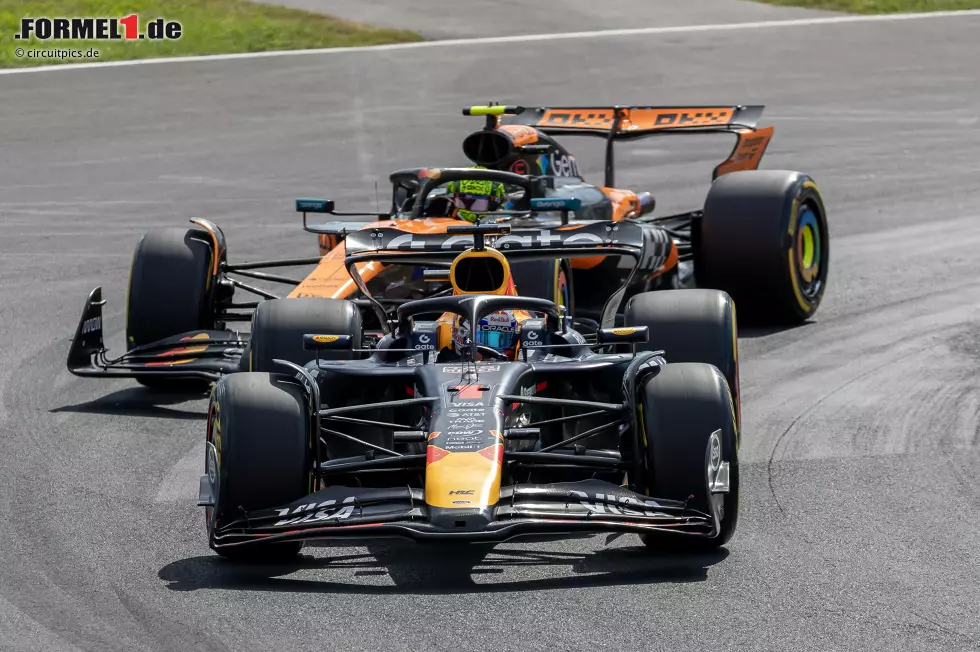 Foto zur News: Max Verstappen (Red Bull) und Lando Norris (McLaren)