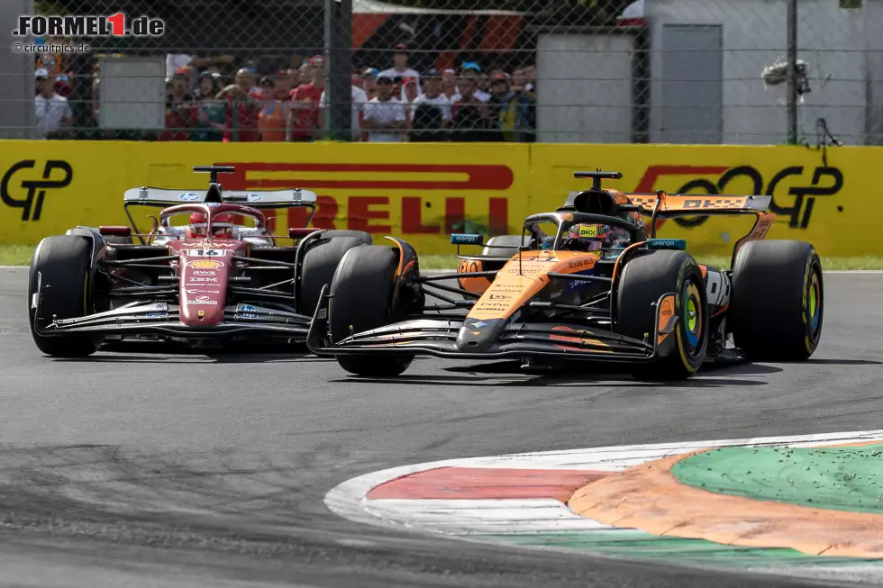Foto zur News: Oscar Piastri (McLaren) und Charles Leclerc (Ferrari)