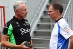 Foto zur News: Jonathan Wheatley (Sauber) und Alan Permane (Racing Bulls)