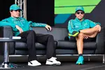 Foto zur News: Lance Stroll (Aston Martin) und Fernando Alonso (Aston Martin)