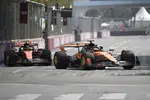 Foto zur News: Oscar Piastri (McLaren) und Lando Norris (McLaren)