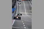 Foto zur News: Oscar Piastri (McLaren) und Nico Hülkenberg (Sauber)